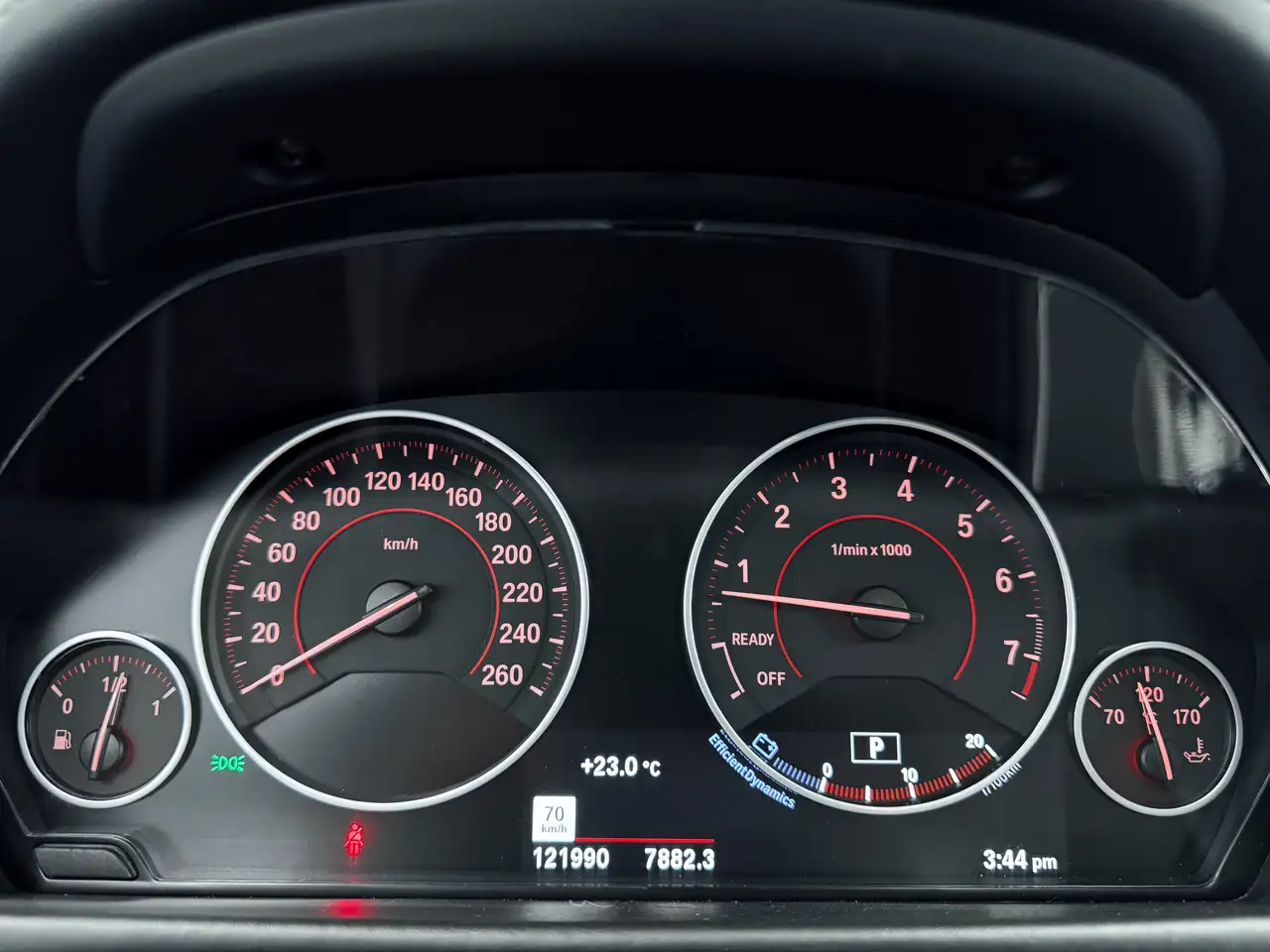 BMW 3 Series снимка BMW 3 Series