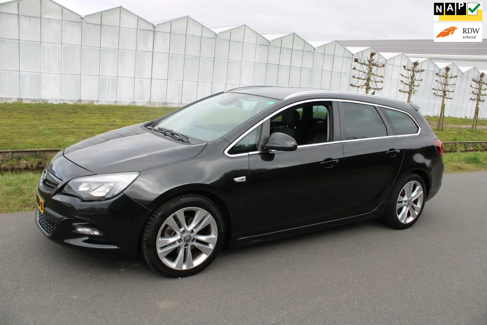 Opel Astra Sports Tourer 1.6 Turbo Sport Schwarz - 1