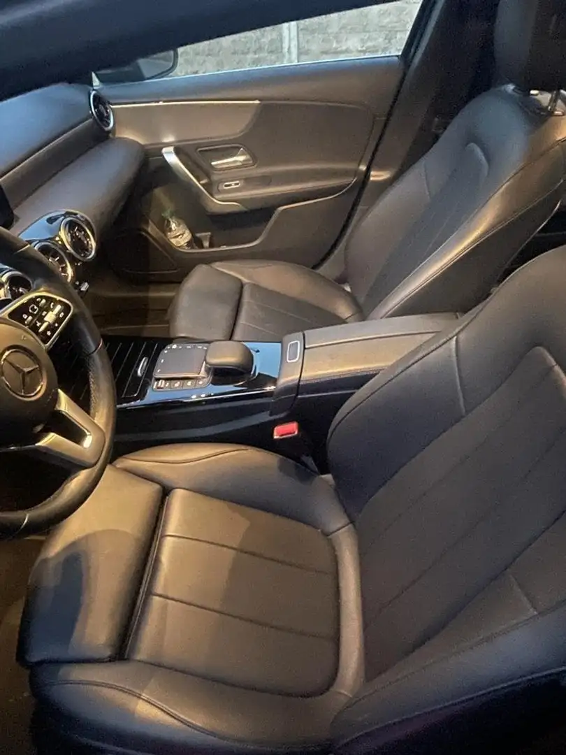 Mercedes-Benz 180 CLASSE A 180D - VERSIONE PREMIUM Zwart - 1