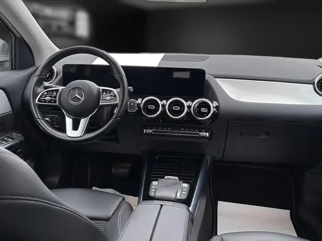 Mercedes-Benz 250 view 16