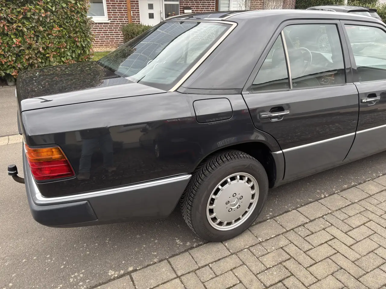 Mercedes-Benz E 230, foto 7