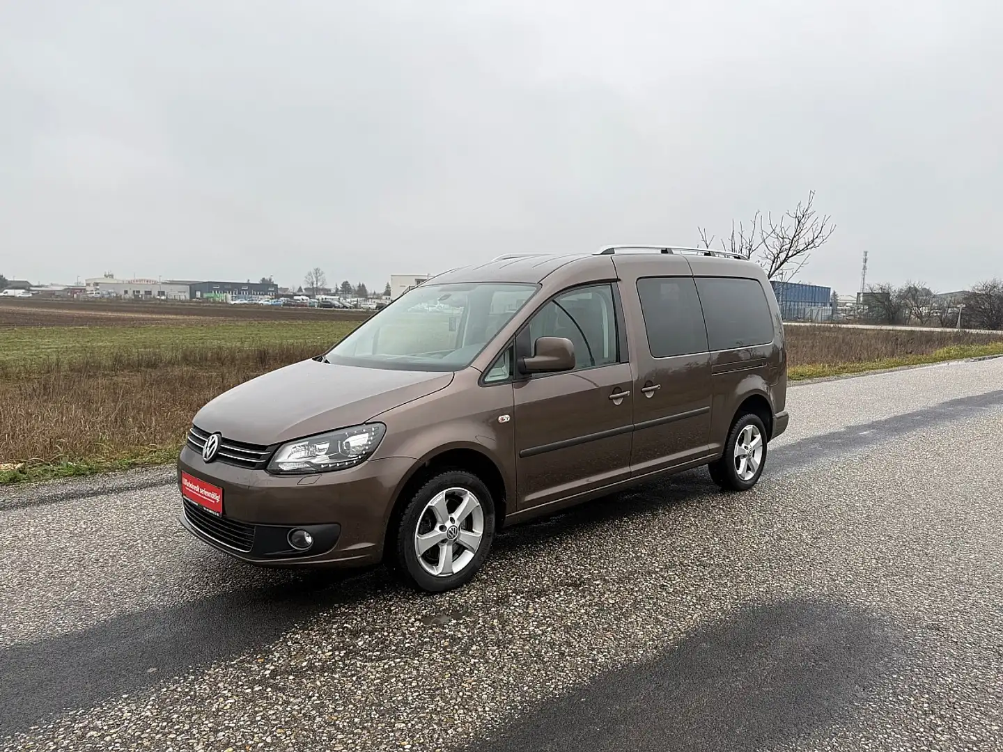 Volkswagen Caddy Kombi Maxi Highline 4MOTION DSG 2,0 TDI DPF  *7... Braun - 2