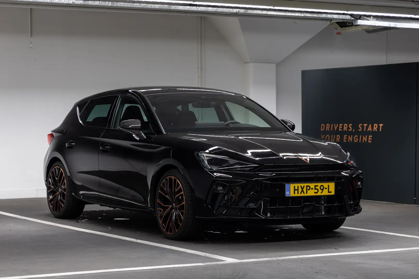 CUPRA Leon 1.5 TSI e-Hybrid VZ Performance 272pk | Achteruitr Zwart - 2