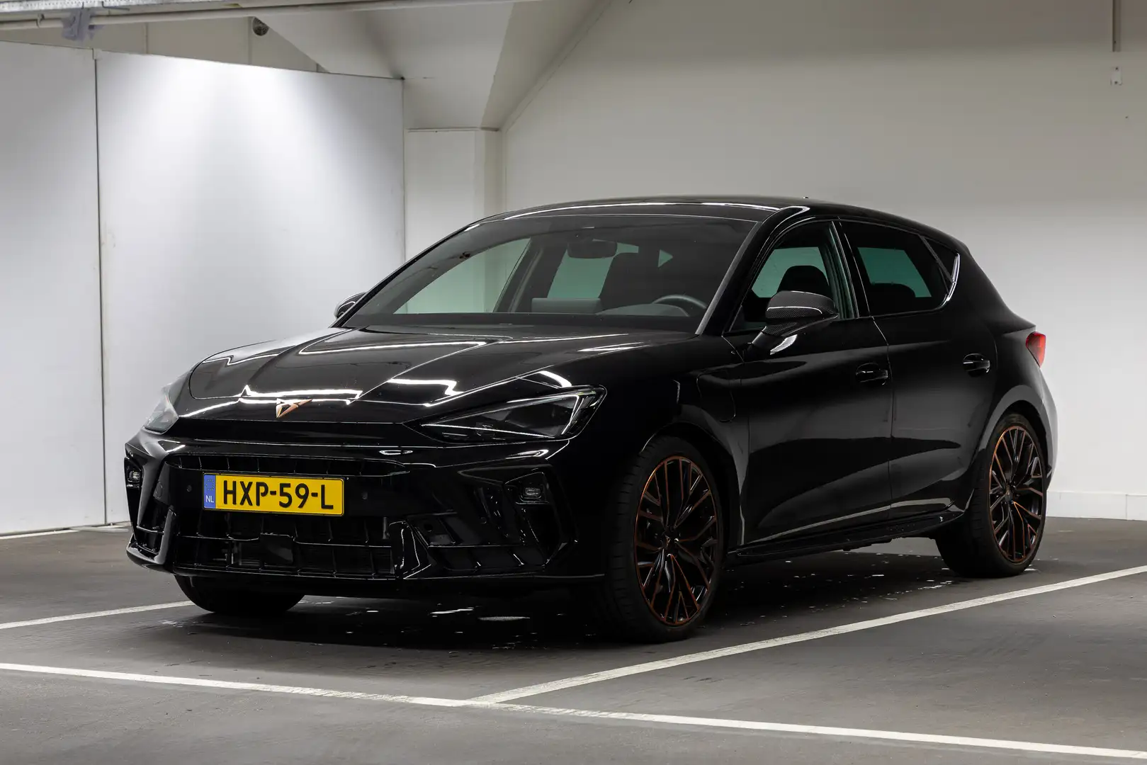 CUPRA Leon 1.5 TSI e-Hybrid VZ Performance 272pk | Achteruitr Zwart - 1