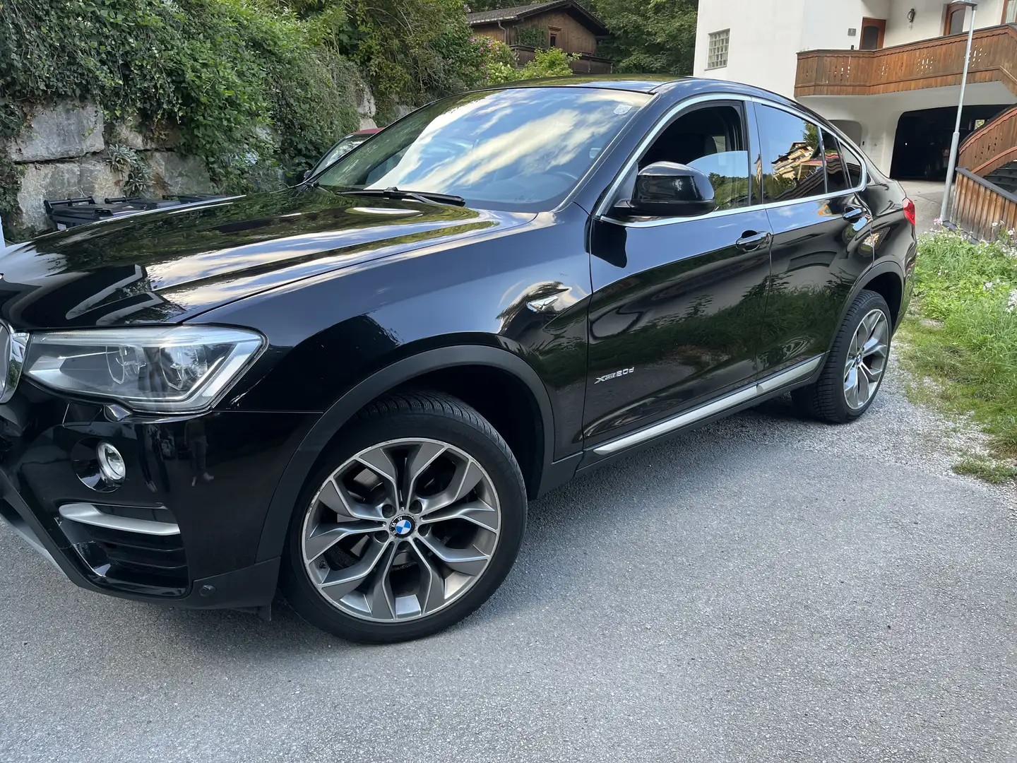 BMW X4 xDrive 20d xLine Aut. Schwarz - 1