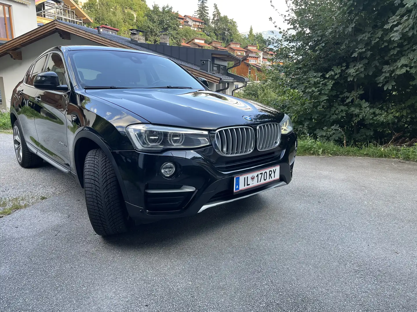 BMW X4 xDrive 20d xLine Aut. Schwarz - 2