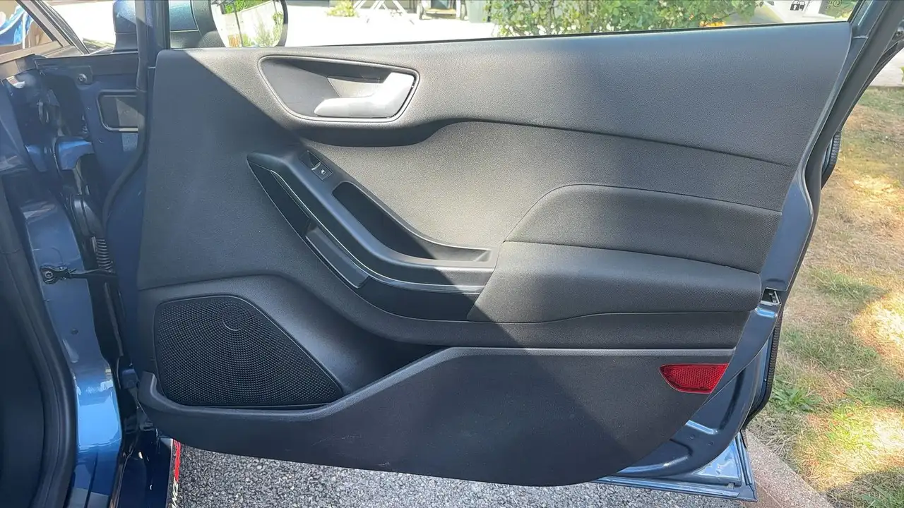 Ford Fiesta 5 portes — photo 23