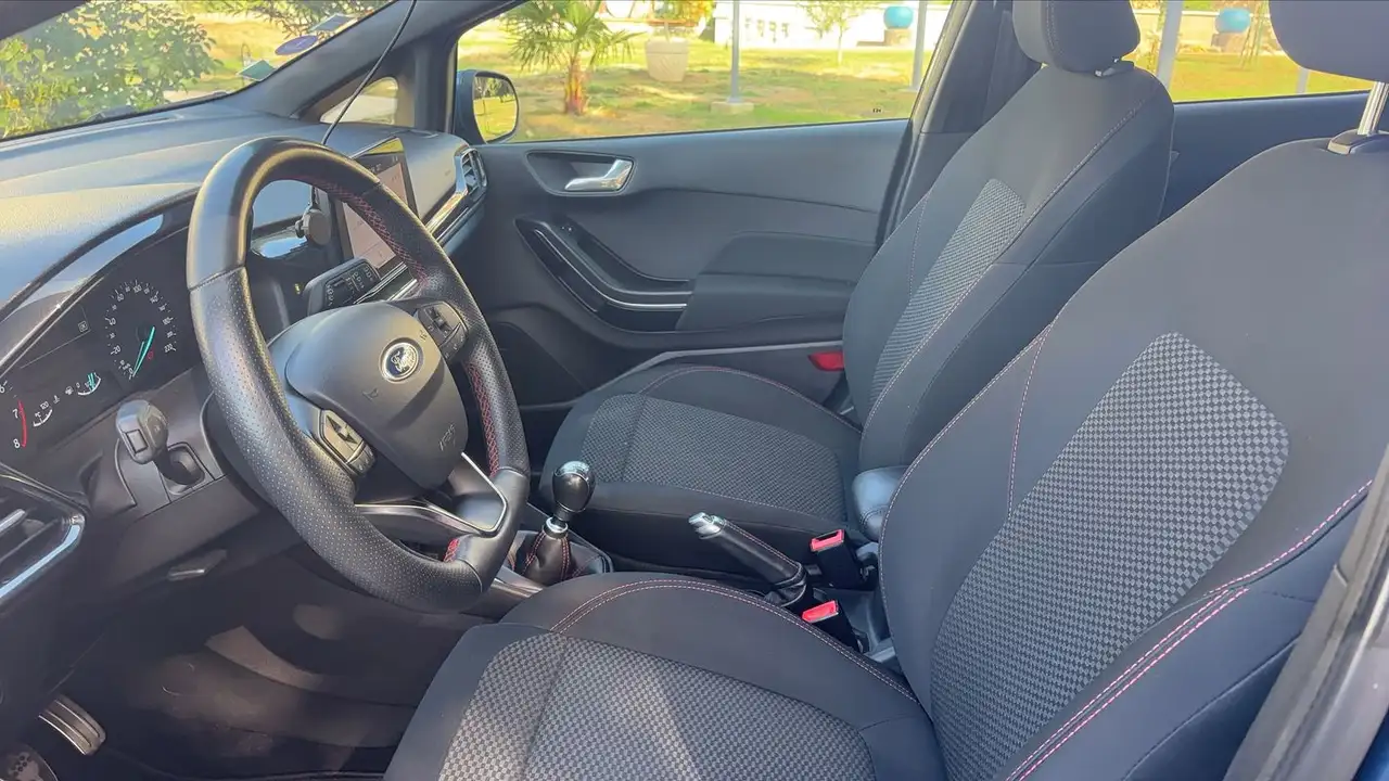 Ford Fiesta 5 portes — photo 25