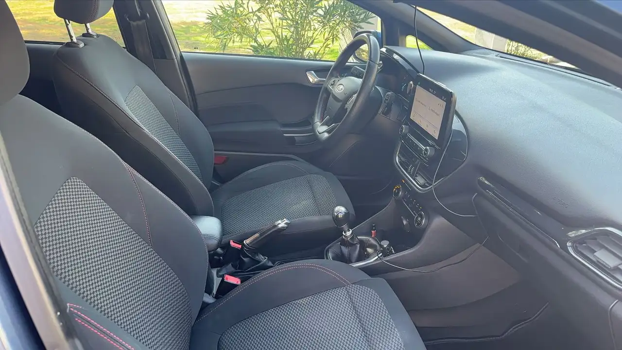 Ford Fiesta 5 portes — photo 27
