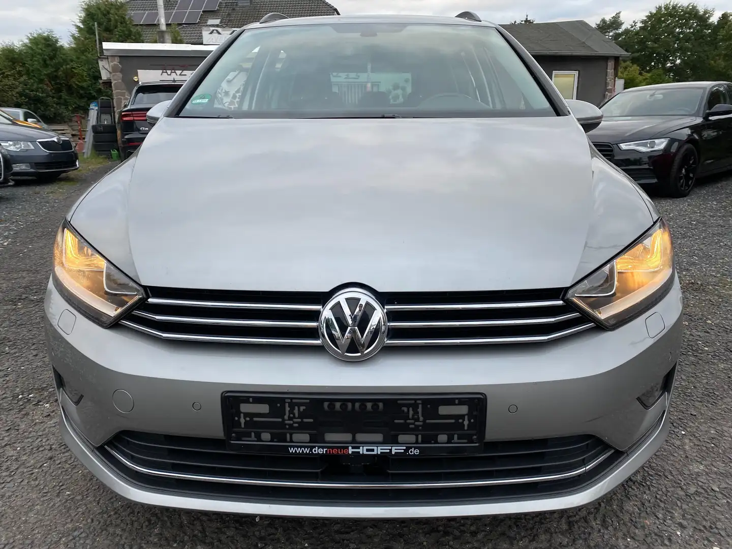 Volkswagen Golf Sportsvan Sound BMT Automatik /Navi/Sitzheizung Grau - 2