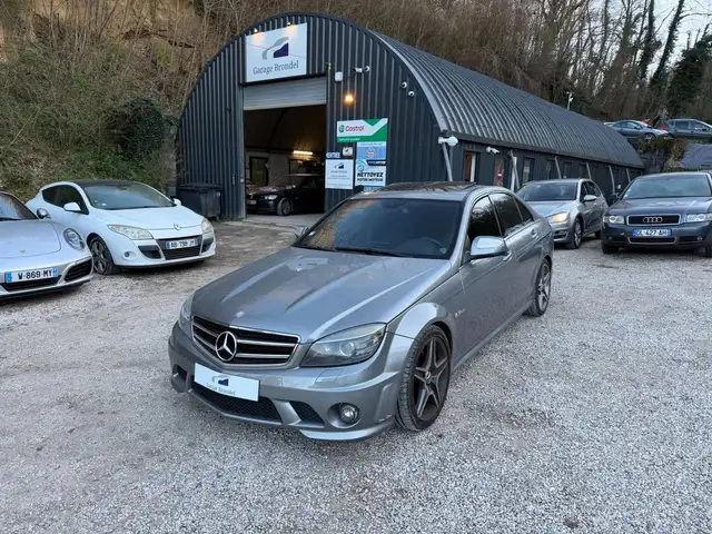 Mercedes-Benz C 63 AMG 63 AMG 6.2 V8 457cv