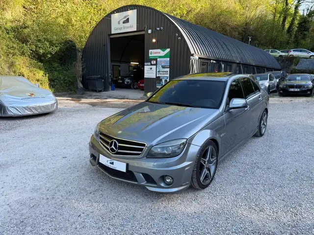 Mercedes-Benz C 63 AMG 63 AMG 6.2 V8 457cv