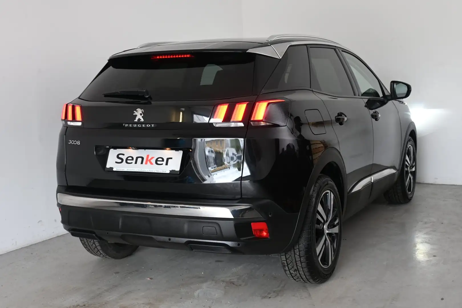 Peugeot 3008 Active Schwarz - 2