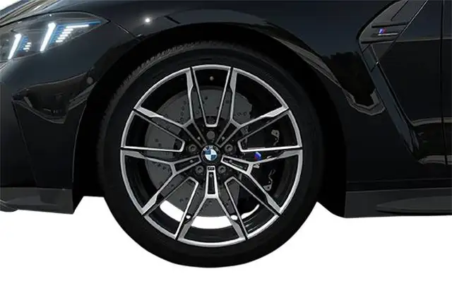 BMW M4 view 5