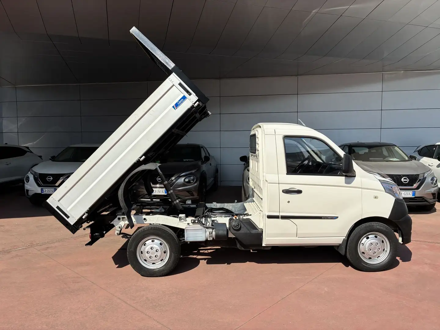 Piaggio Porter Cassone Ribaltabile Weiß - 1