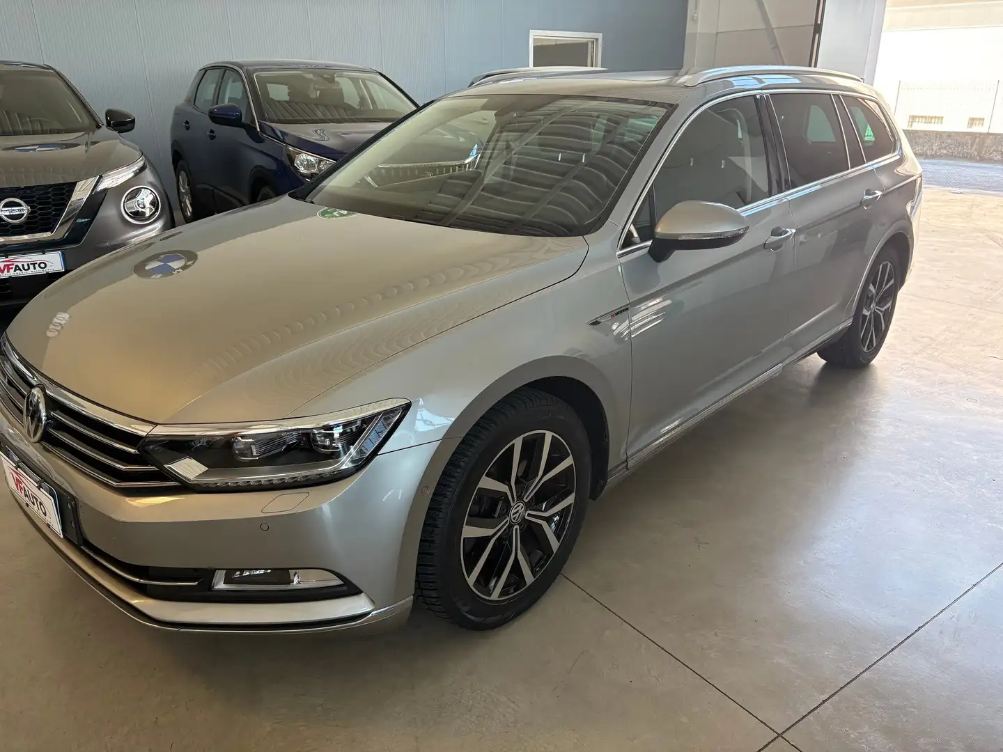 Volkswagen Passat Variant PassatVariant2.0tdHighlineExecutive4motion190cvdsg Gri - 1