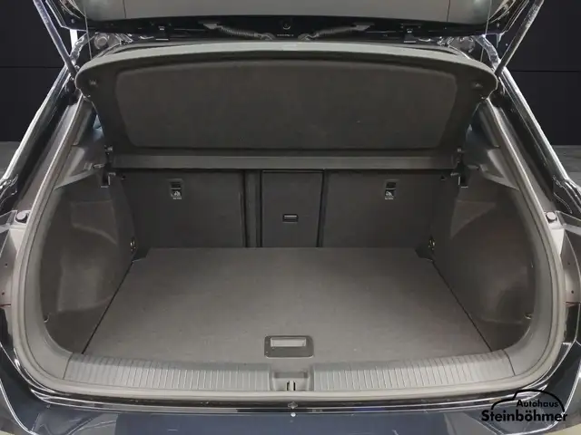 Volkswagen T-Roc view 6