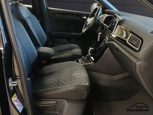 Volkswagen T-Roc view 13