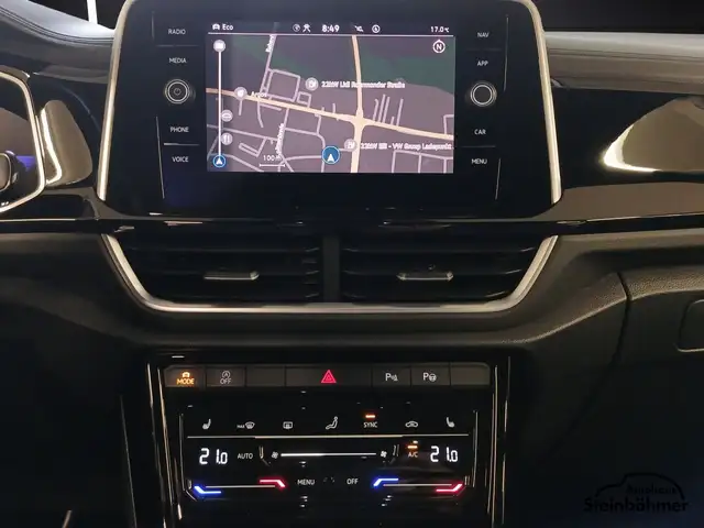 Volkswagen T-Roc view 21