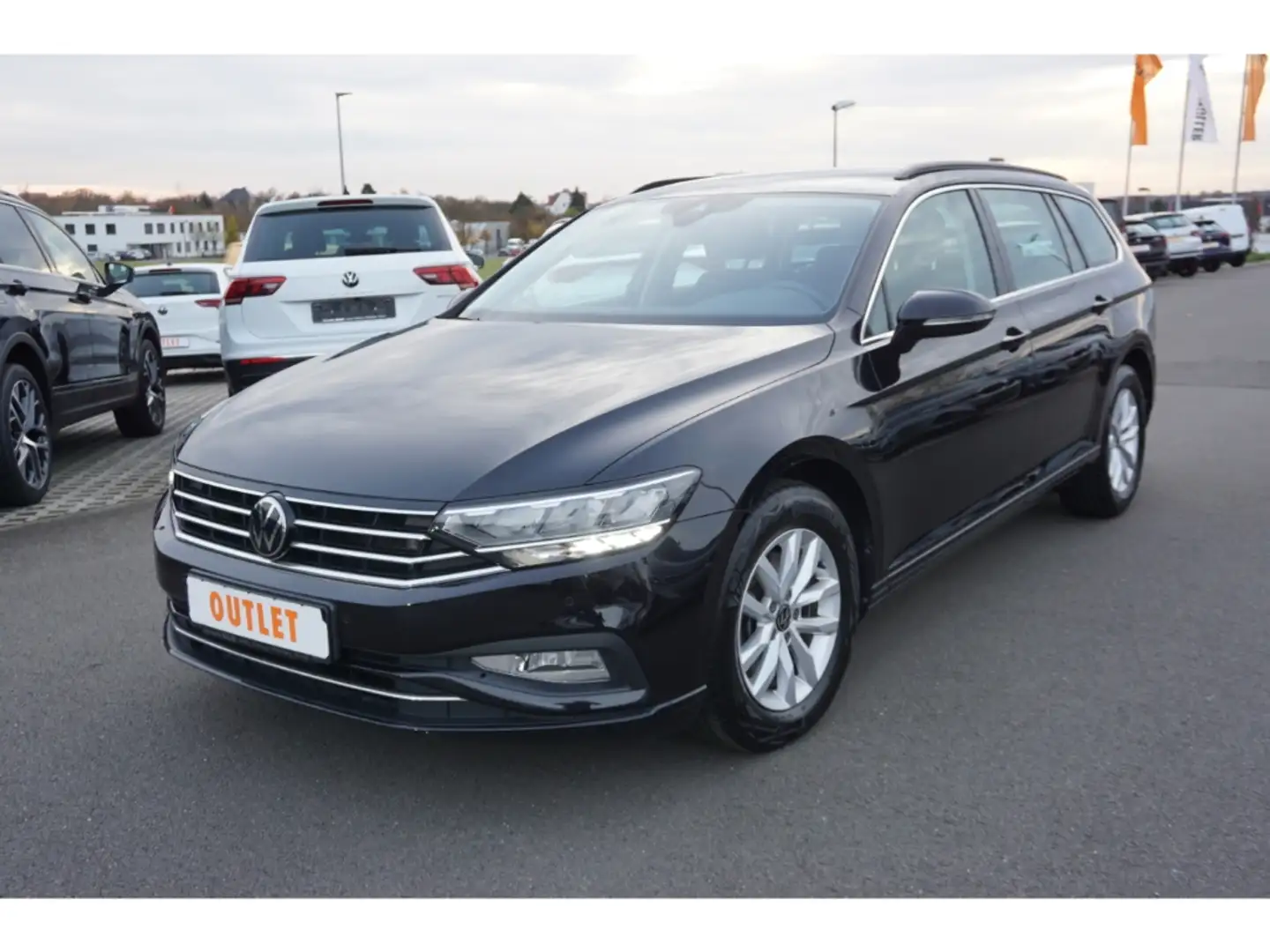 Volkswagen Passat Variant 2.0TDI-DSG-Navi-RFCam-Sitzhz-DAB-Abst.Tempo-EU6 Schwarz - 2