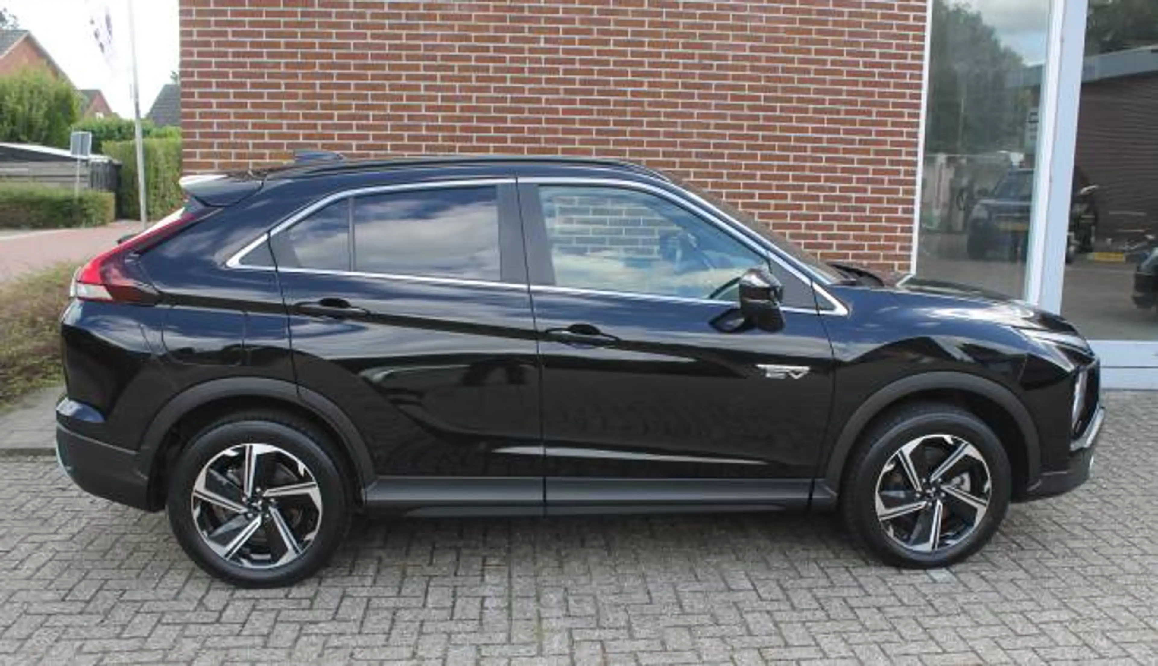 Mitsubishi Eclipse Cross 2.4 PHEV Intense+ | RIJKLAAR | TREKHAAK — photo 5