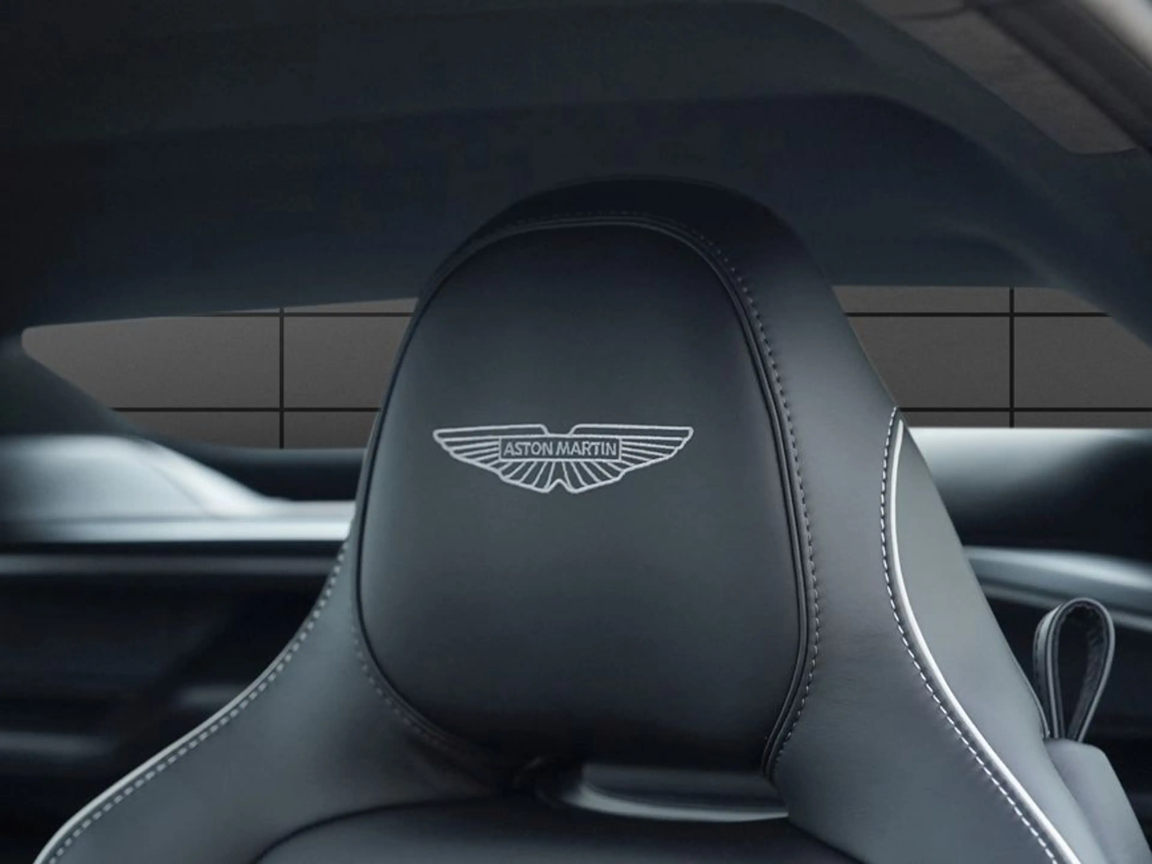 Aston Martin Vanquish Volante UVP 507.400 — photo 5