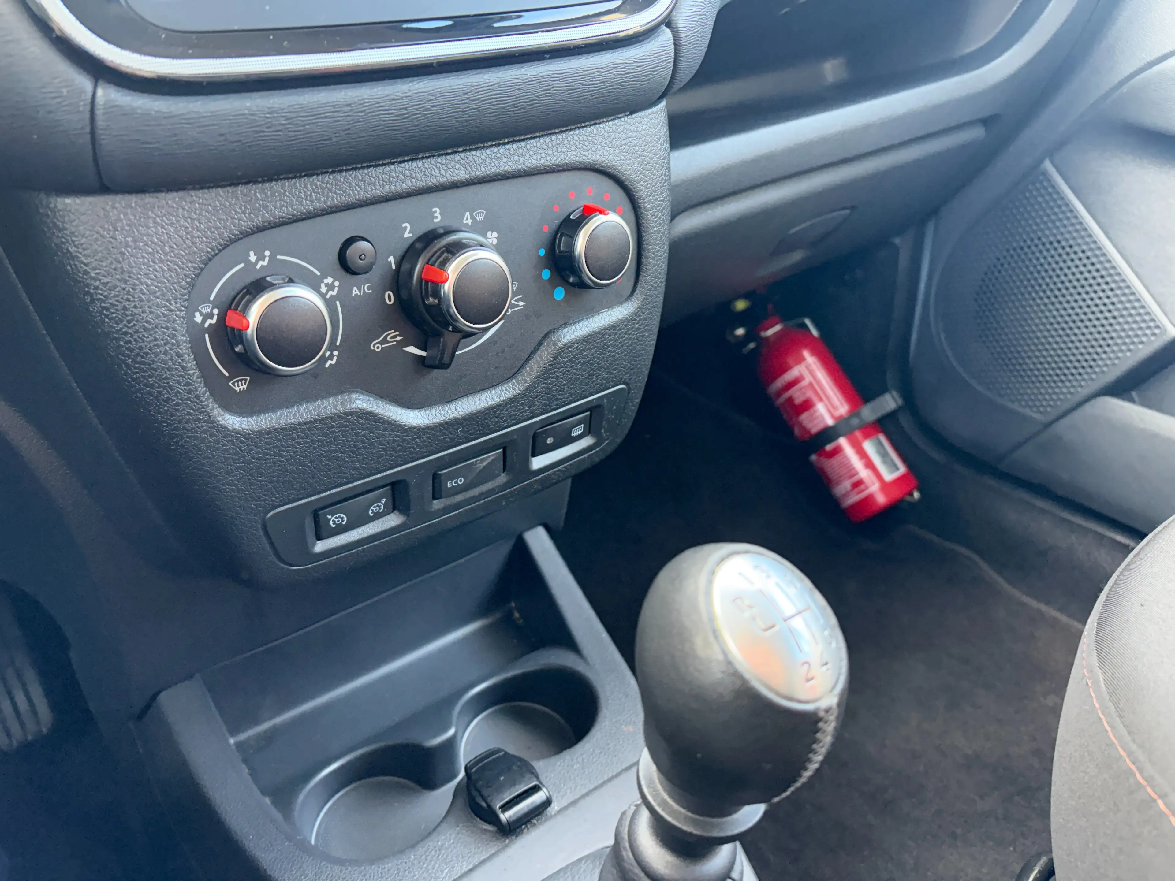 Dacia Lodgy Stepway 1.3 TCe Techroad - EU6D - GARANTIE 1AN - — photo 6