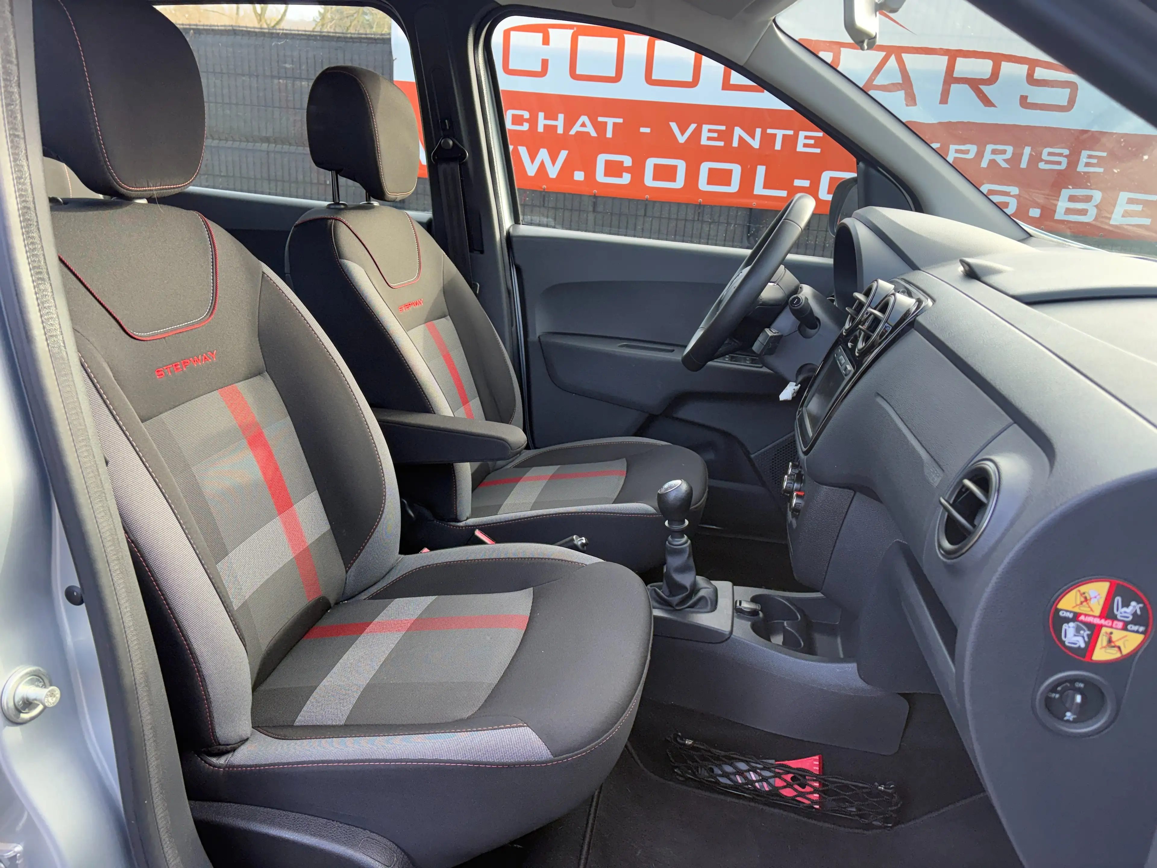 Dacia Lodgy Stepway 1.3 TCe Techroad - EU6D - GARANTIE 1AN - — photo 8