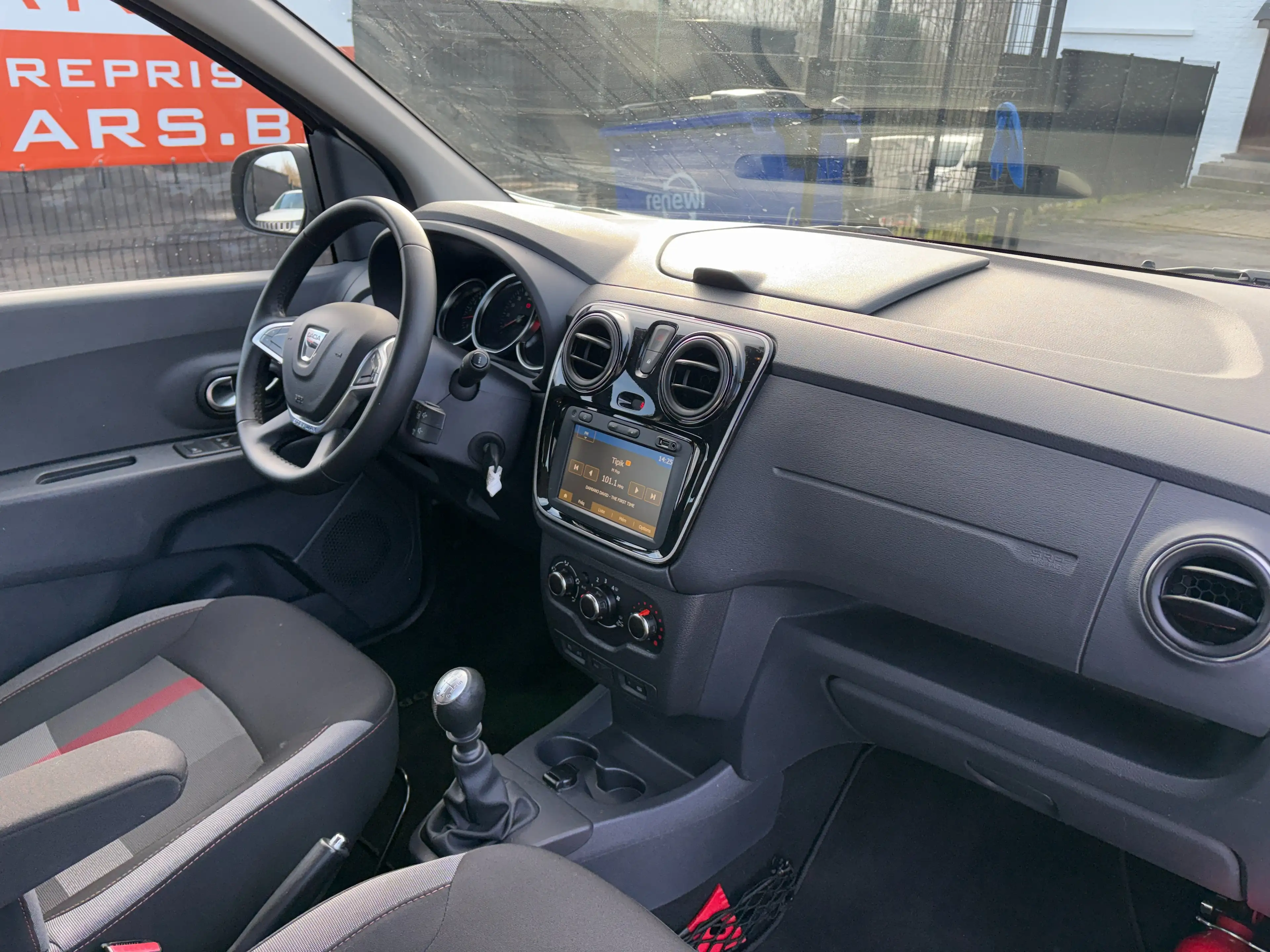 Dacia Lodgy Stepway 1.3 TCe Techroad - EU6D - GARANTIE 1AN - — photo 9