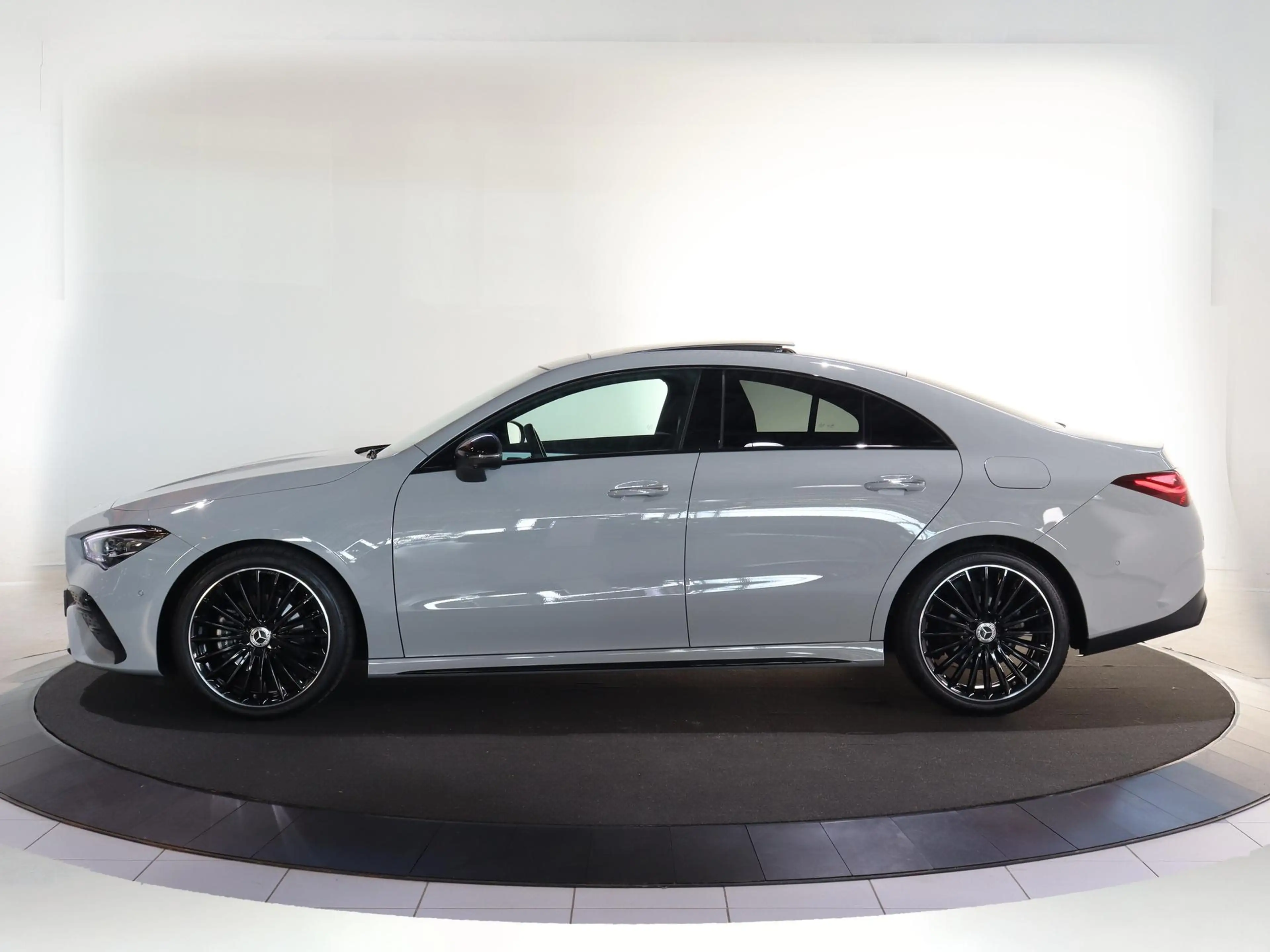 Mercedes-Benz CLA 180 Business Solution AMG | Panoramaschuifdak |  AMG L — photo 5
