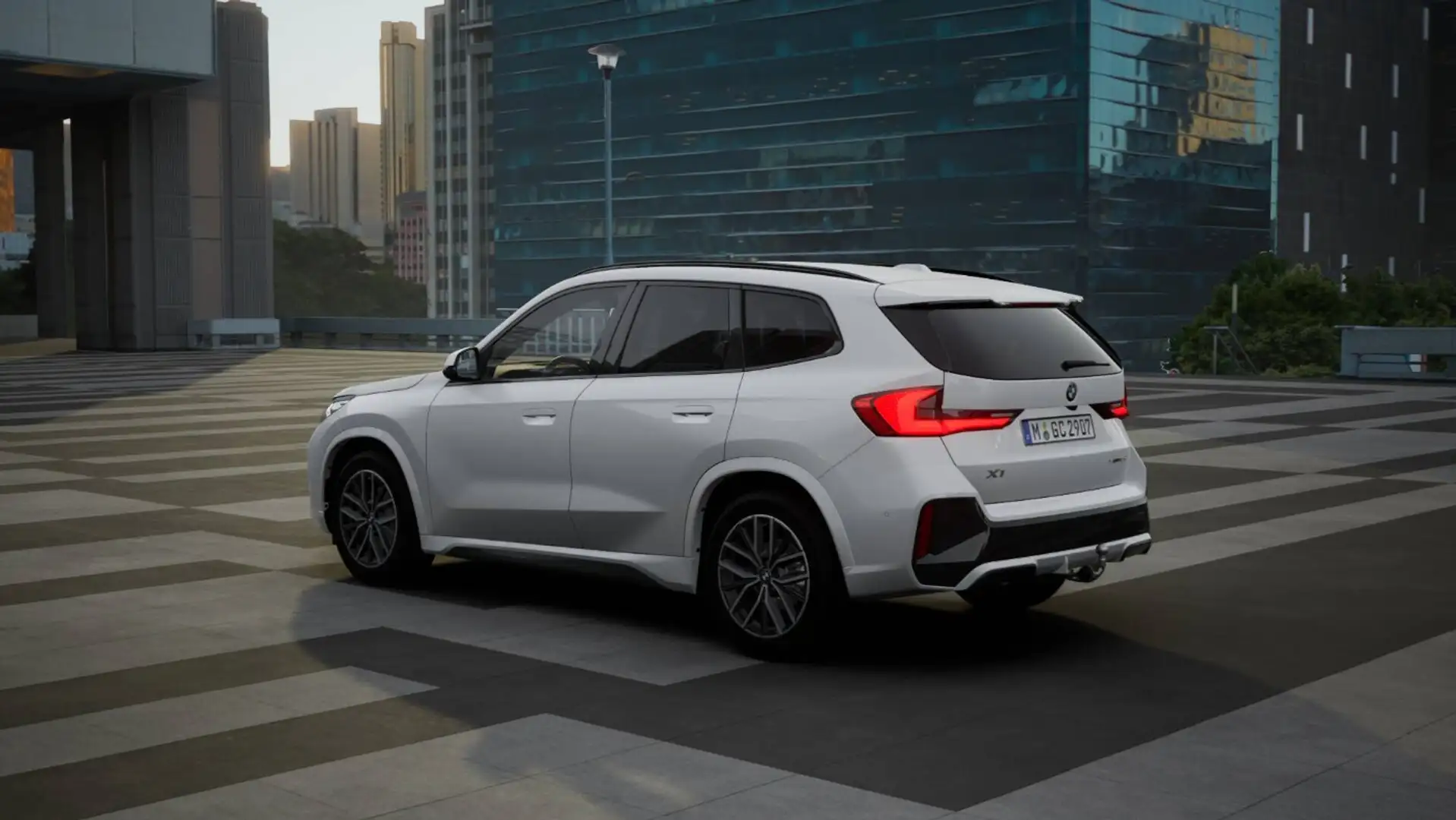 BMW X1 sDrive18d ///M-Sport SpurAss AHK HiFi RFK Blanc - 2