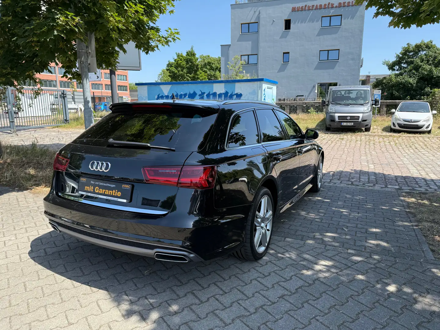 Audi A6 2.0 TDI ultra Zwart - 2