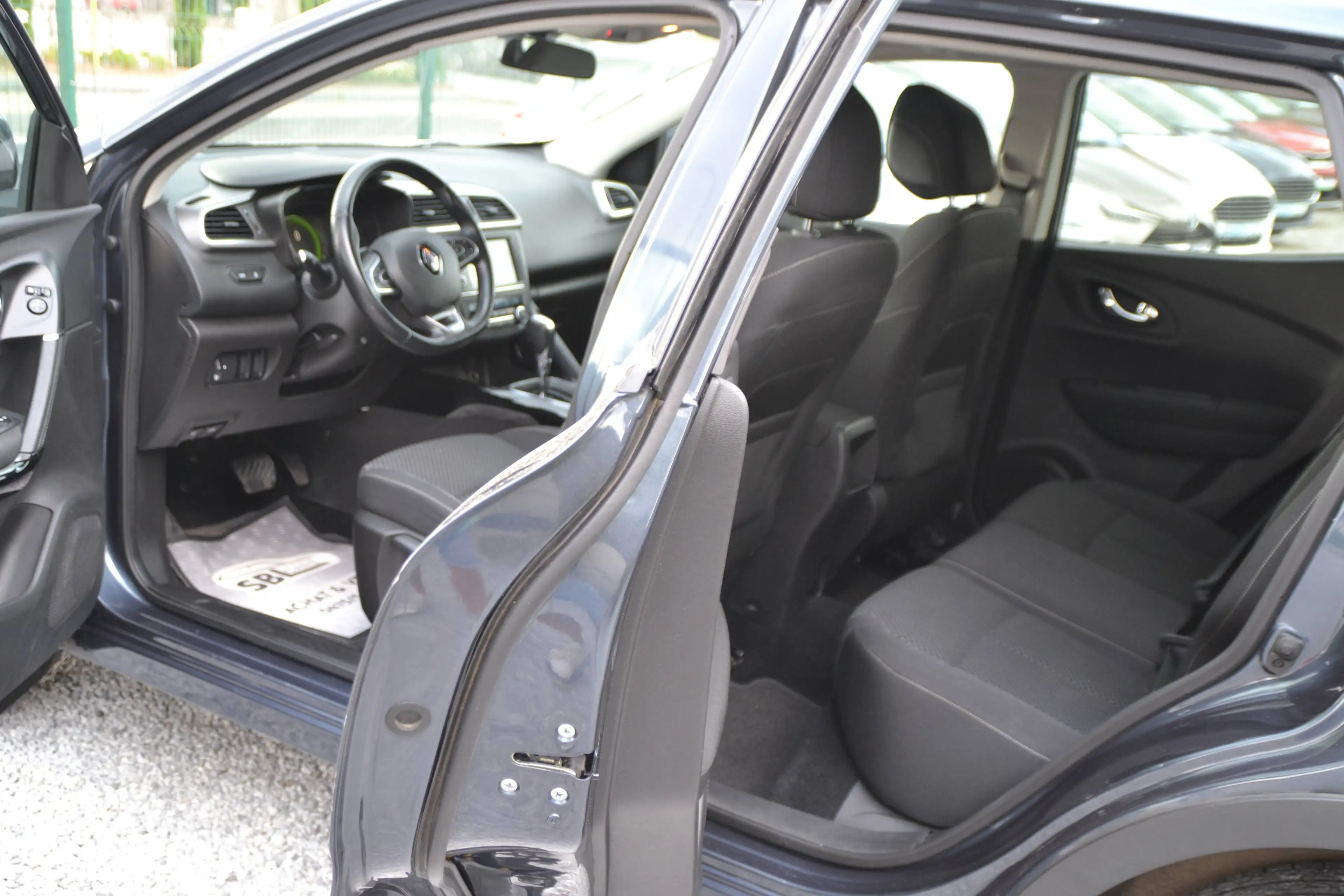 Renault Kadjar AUTOMATIQUE 1.2 TCe S-Edition 40 VOITURES DE STOCK SUR NOTRE SITE OFFICIEL SBLCARS.B.E — photo 13