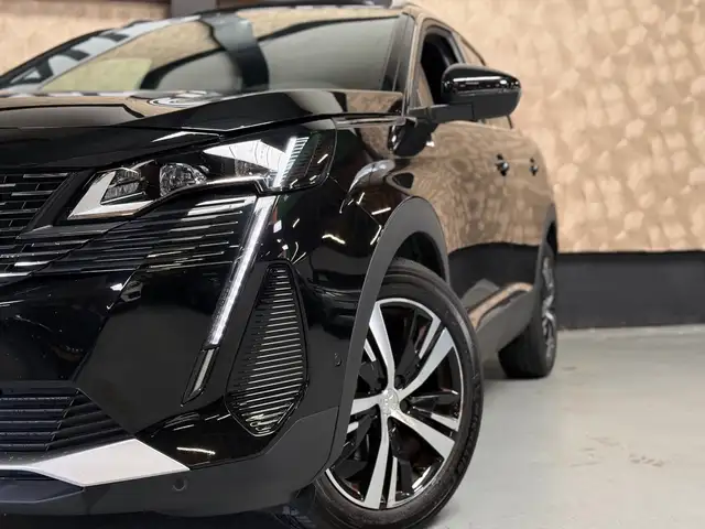 Peugeot 3008 view 2