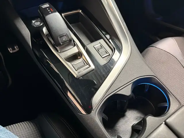 Peugeot 3008 view 17