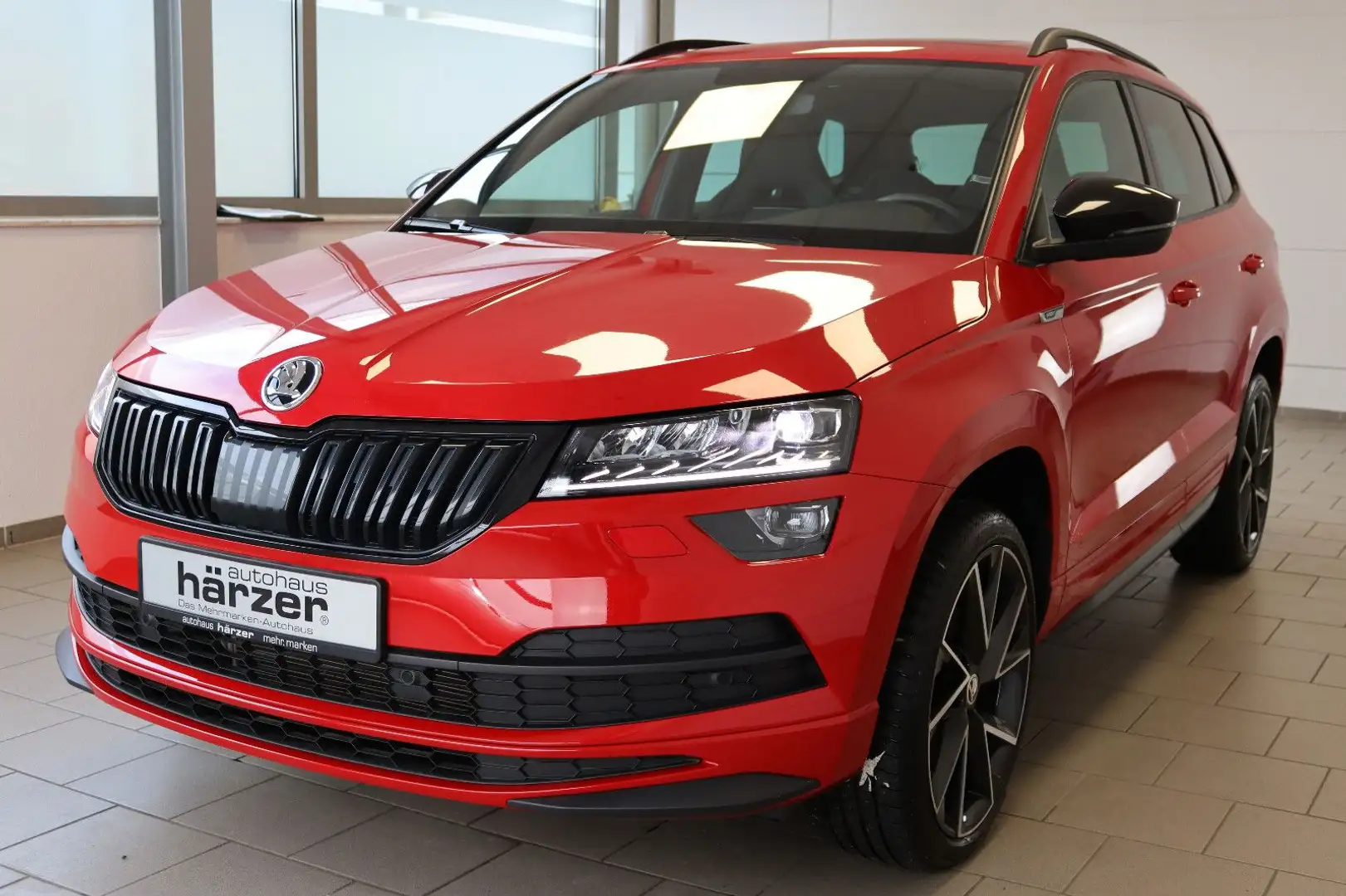 Skoda Karoq Sportline 1.5TSI DSG *LED*NAV*PANO*VIRTUAL Rood - 2