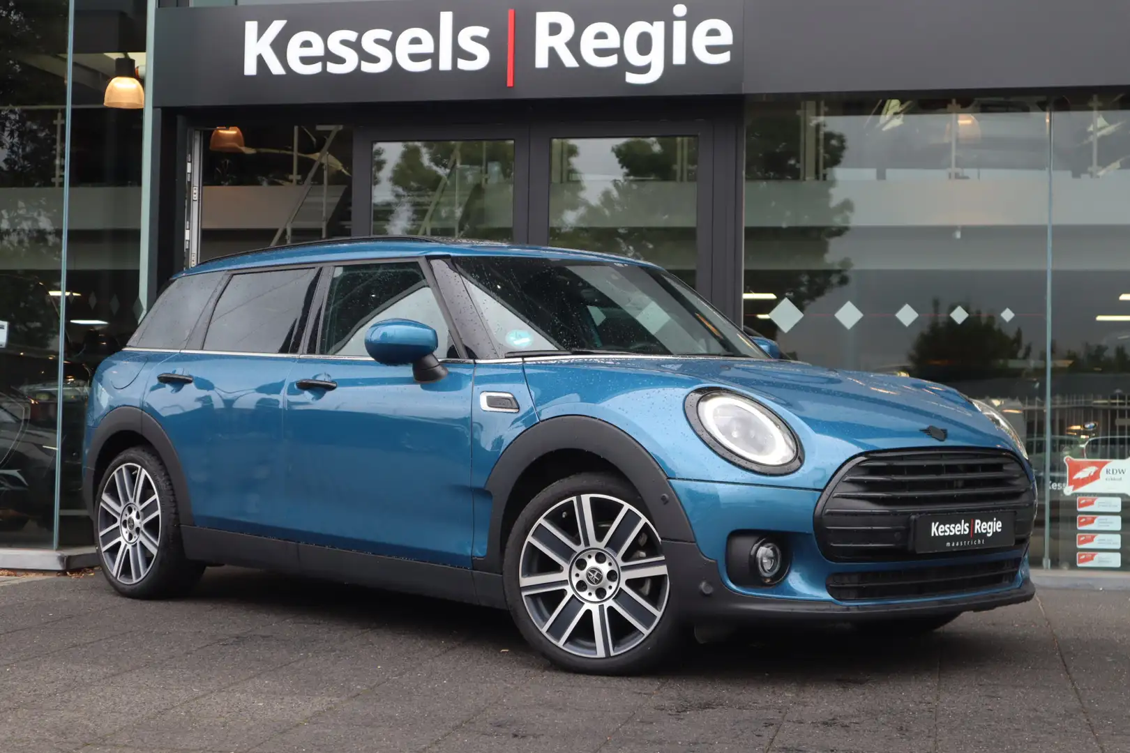 MINI Cooper Clubman Mini 1.5 Yours Pano HuD Memory CarPlay Camera Bleu - 1