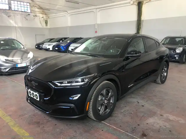 Ford Mustang Mach-E Mach-E Standard 269CV