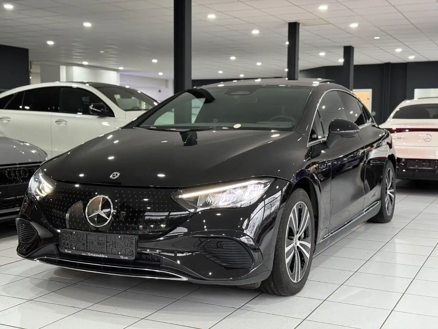 Mercedes-Benz EQE 300 DISTRONIC*PANO*MEMORY*KAMERA*CARPLAY*LED Fekete - 1
