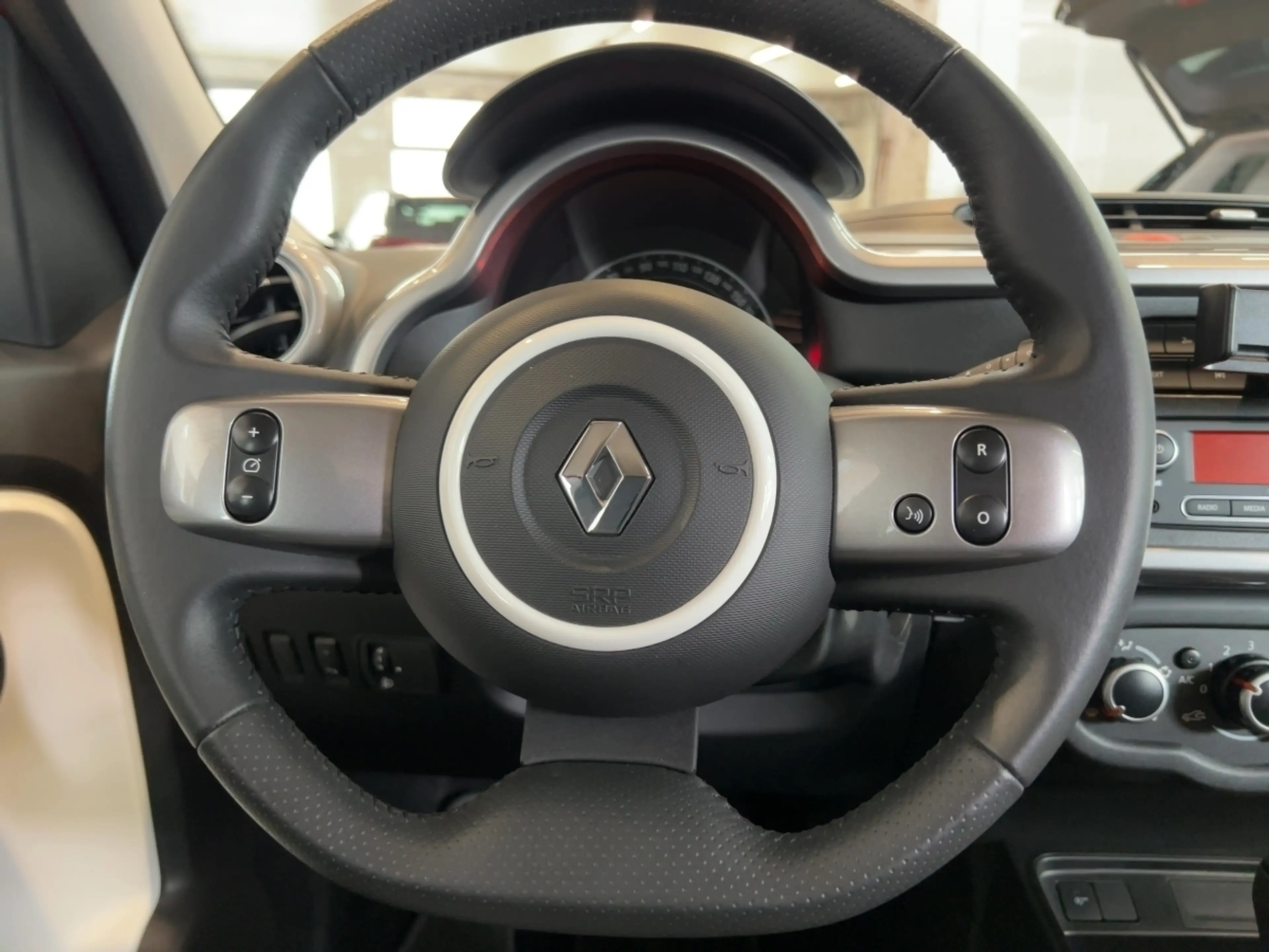 Renault Twingo ZEN SCe 65 Start & Stop SHZ KLIMA BT ABS ZV — photo 11