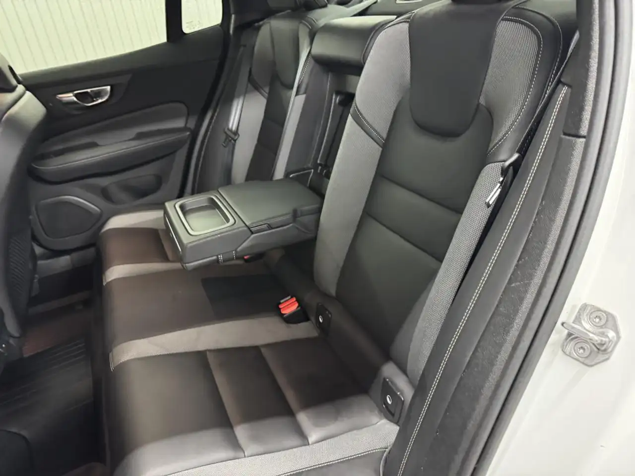 Volvo S60 снимка Volvo S60
