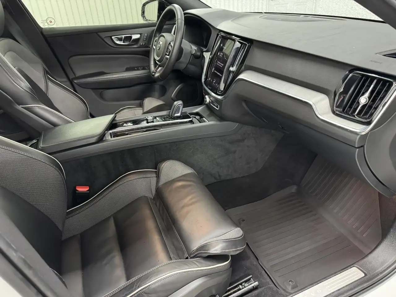 Volvo S60 снимка Volvo S60