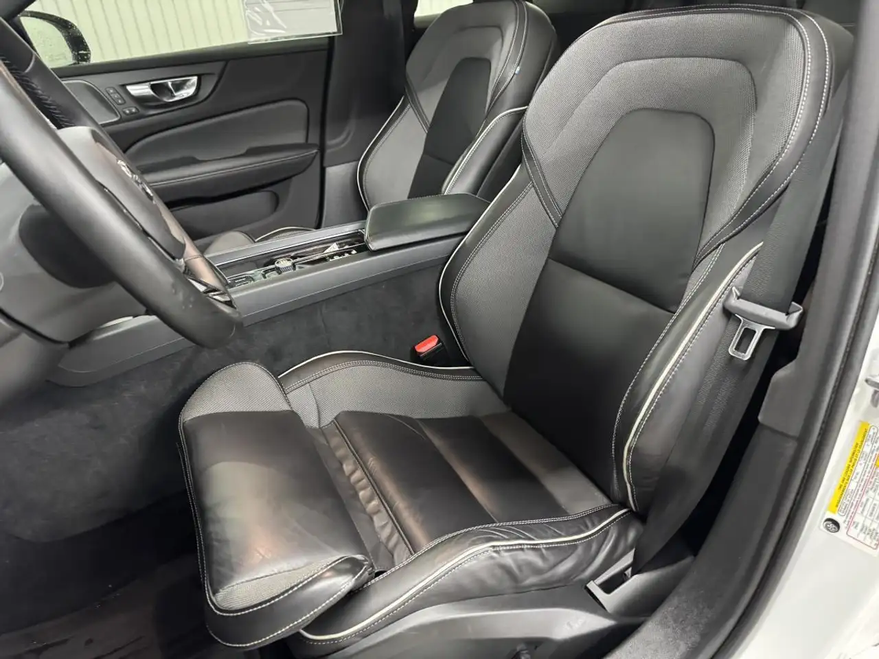 Volvo S60 снимка Volvo S60