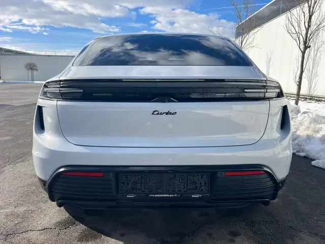 Porsche Macan Turbo AHK BOSE PANO 22" SPORT CHRONO MWST TOP! Ansicht 6