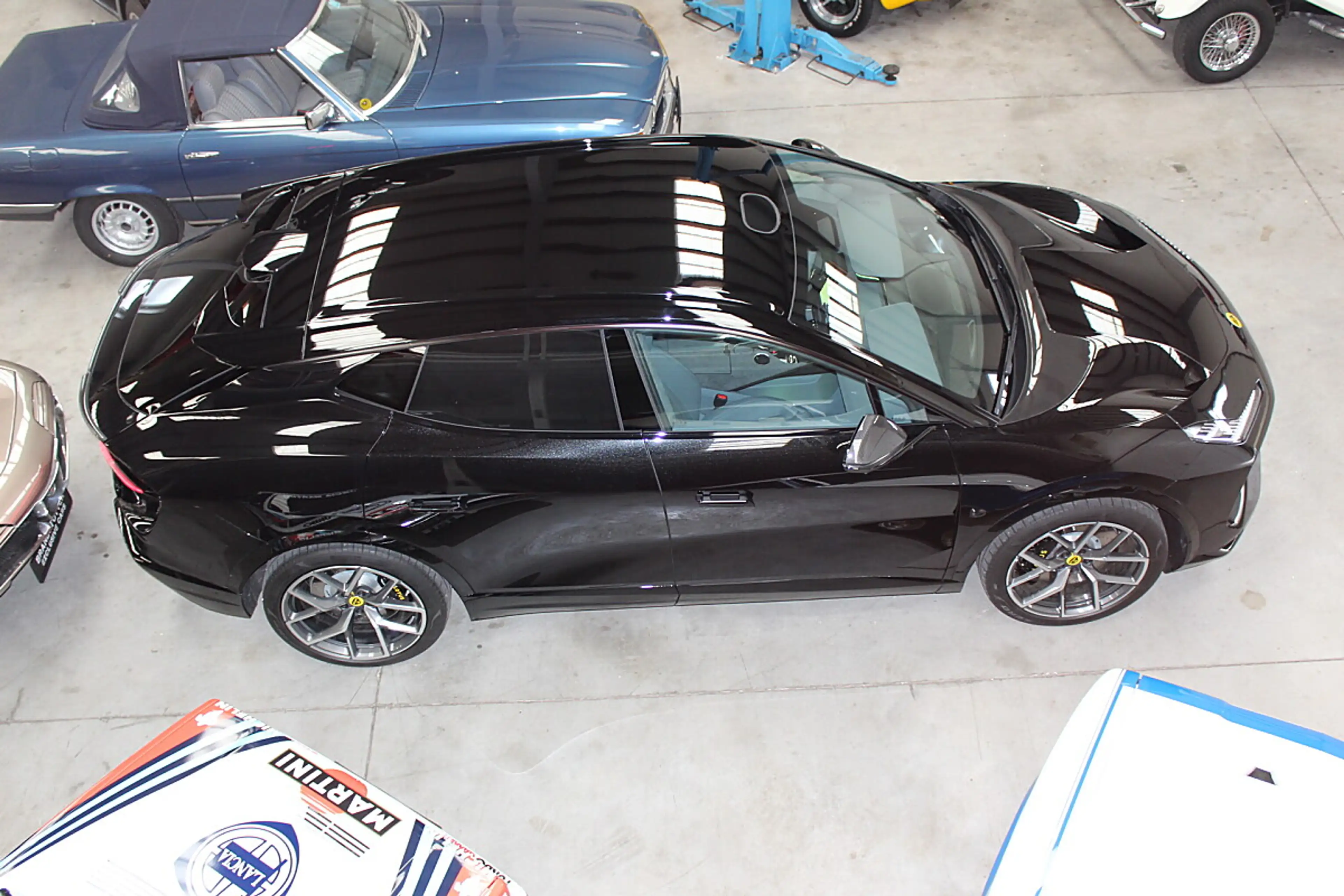 Lotus Eletre R — photo 5