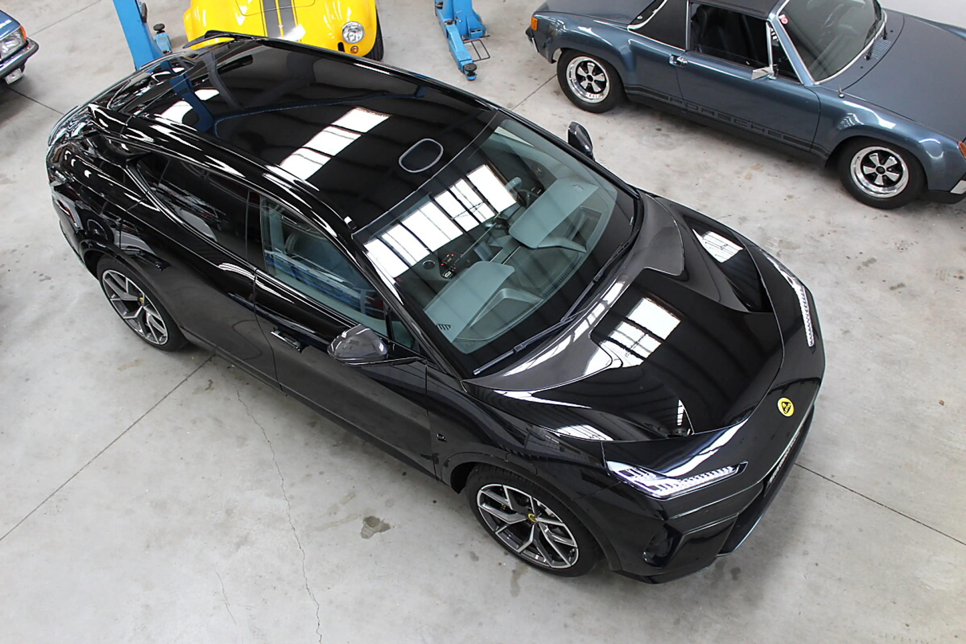 Lotus Eletre R — photo 4