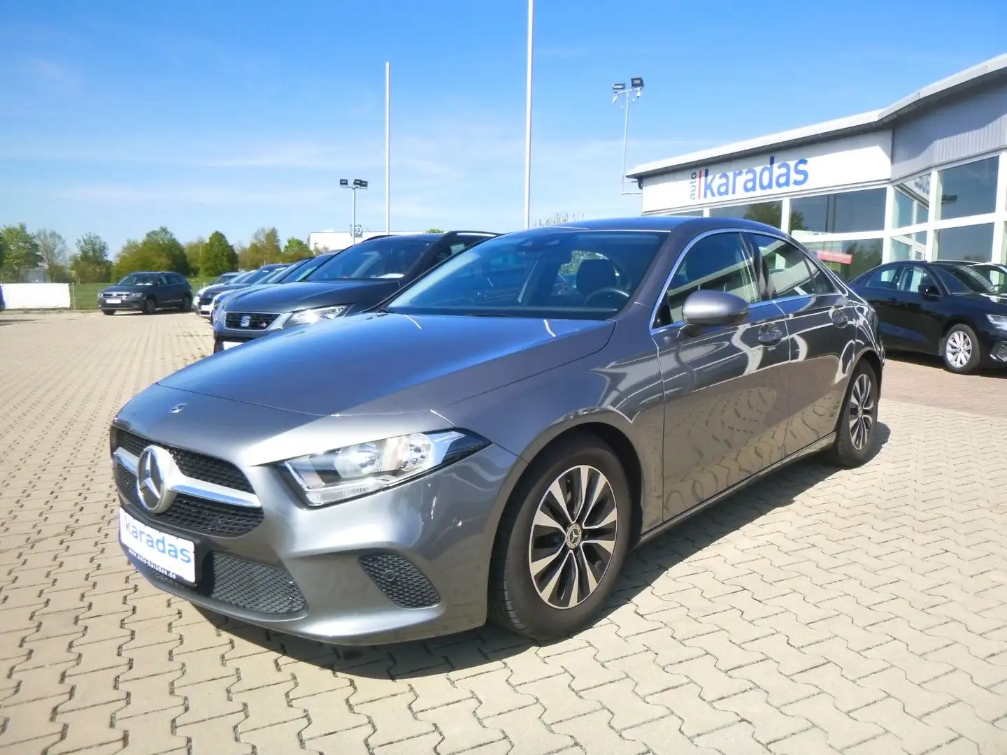 Mercedes-Benz A 200 Lim  AUT/NAV/KAM/PDC/SHZ/Leder Grijs - 1