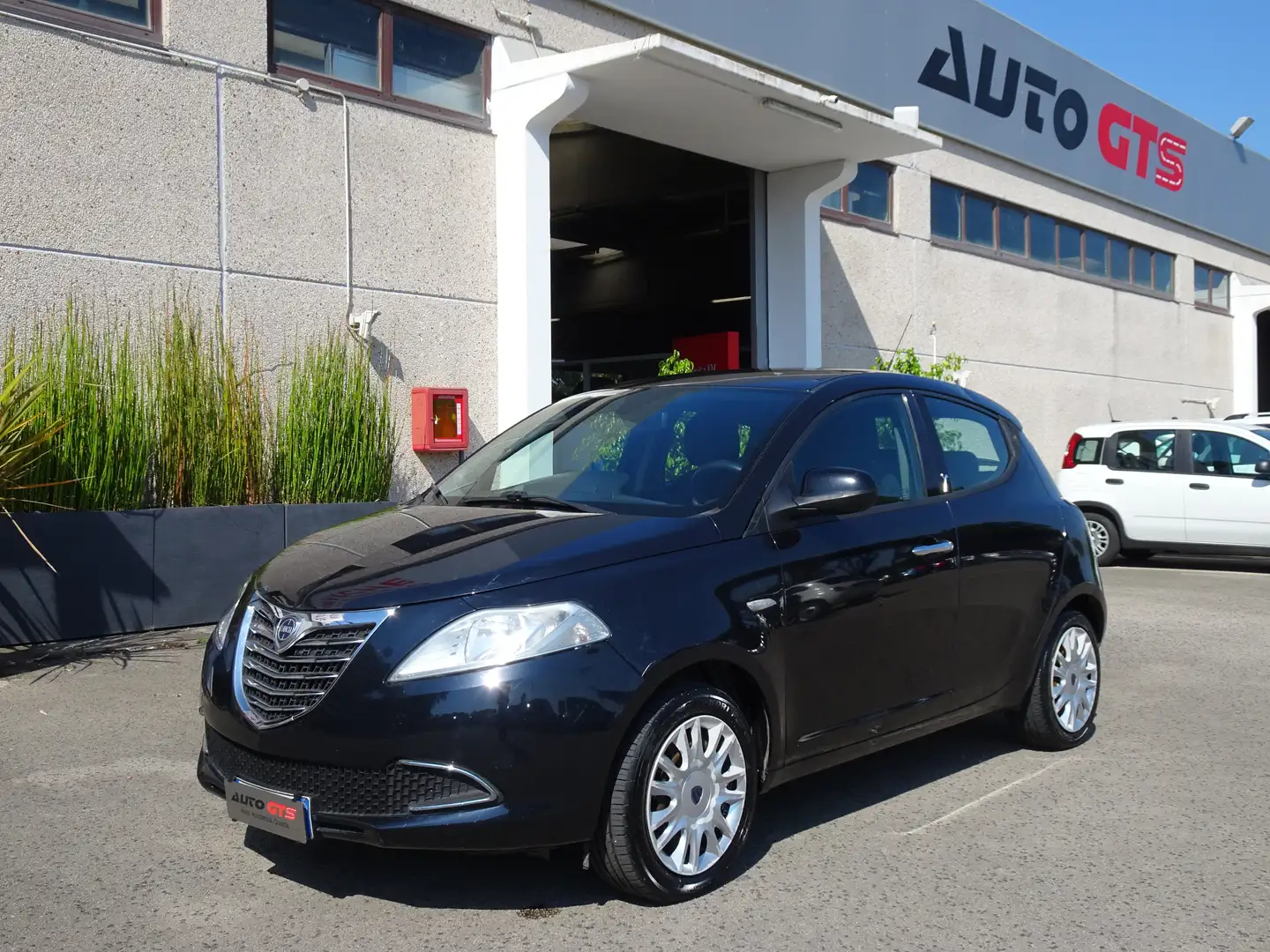 Lancia Ypsilon Ypsilon 1.2 8v Silver 69cv GPL Nero - 1