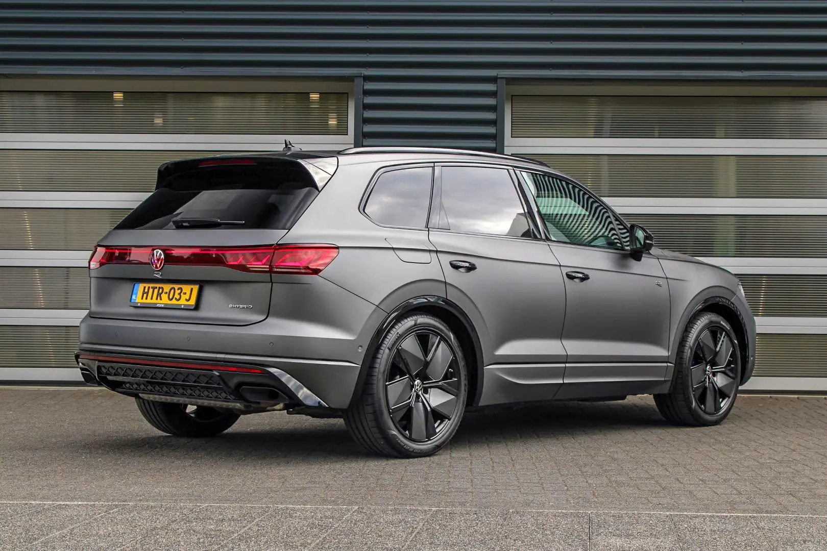 Volkswagen Touareg R 3.0 V6 TSI eHybrid 462pk 4-Motion | SoH 95% | Tr Grijs - 2