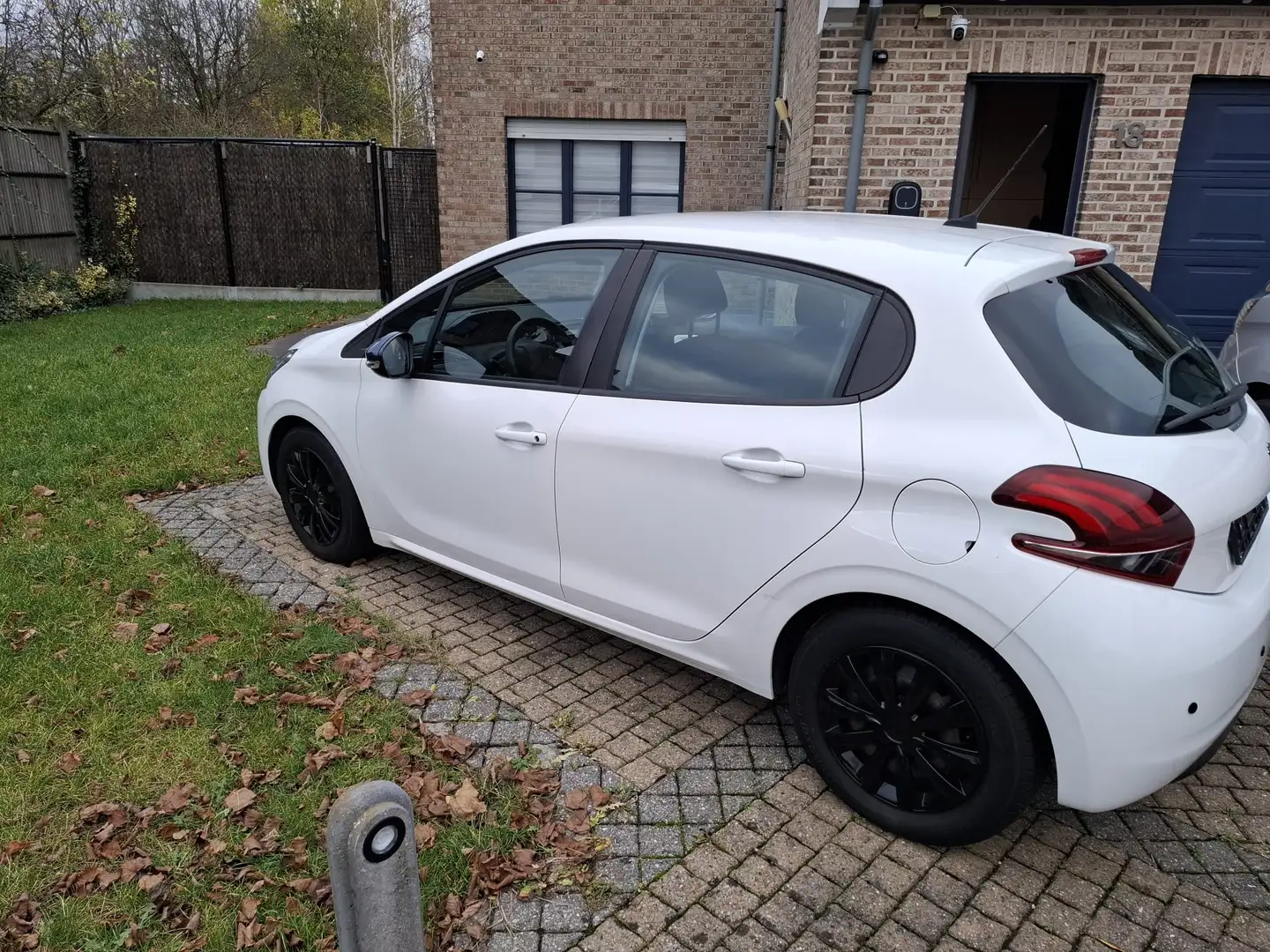 Peugeot 208 208 PureTech 68 Like Wit - 2